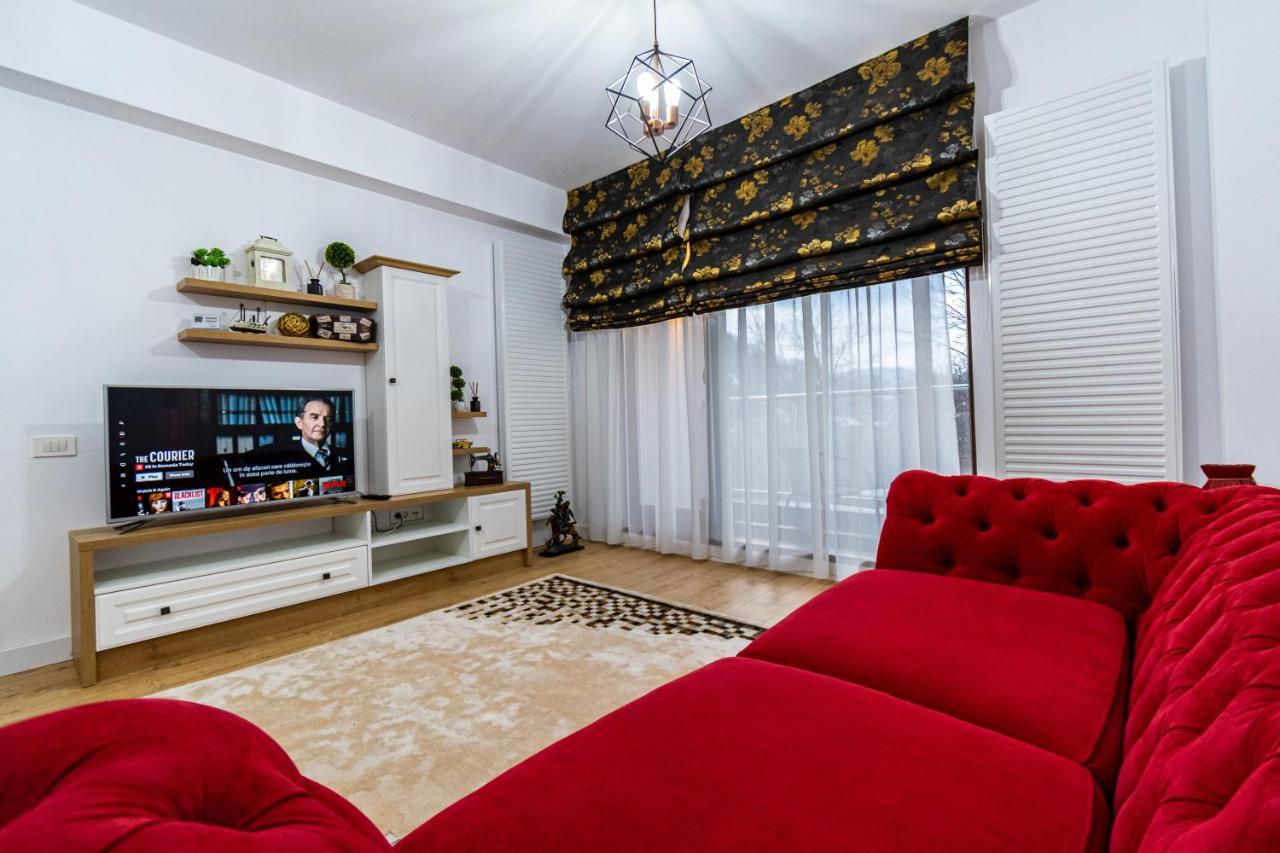 Lighthouse Central Apt With Unique Views Of The Fortress, Free Parking, 5 Min By Car From The Old Town Apartment Brasov Luaran gambar