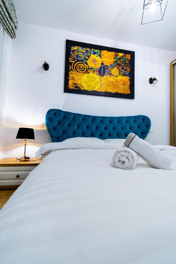 Lighthouse Central Apt With Unique Views Of The Fortress, Free Parking, 5 Min By Car From The Old Town Apartment Brasov Luaran gambar