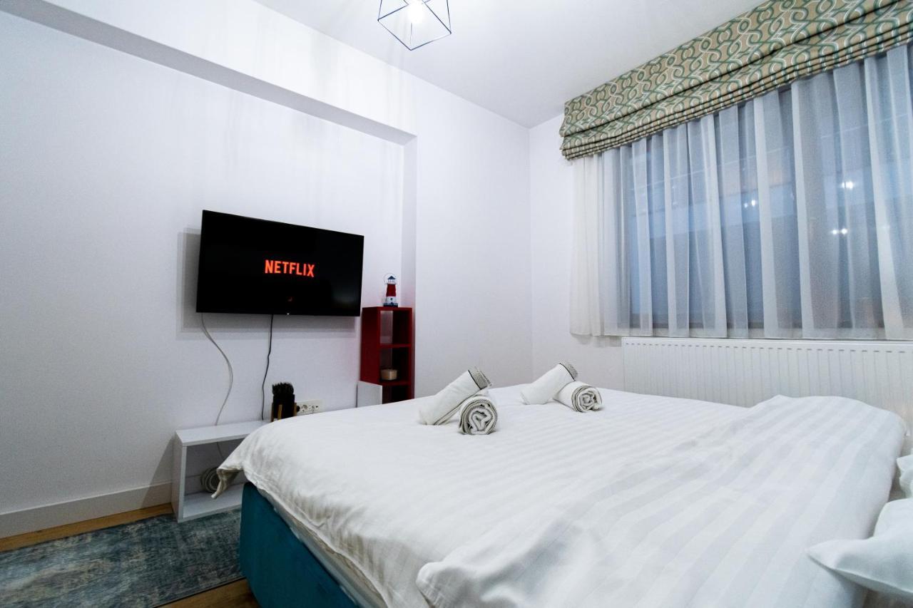 Lighthouse Central Apt With Unique Views Of The Fortress, Free Parking, 5 Min By Car From The Old Town Apartment Brasov Luaran gambar