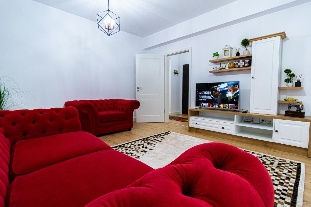 Lighthouse Central Apt With Unique Views Of The Fortress, Free Parking, 5 Min By Car From The Old Town Apartment Brasov Luaran gambar